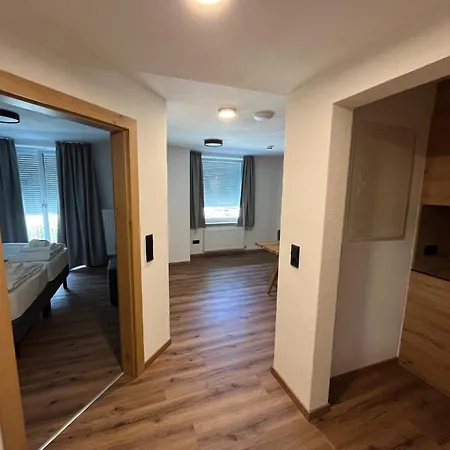 Rad Hotel *